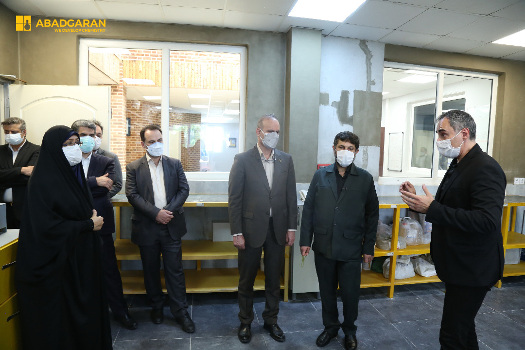 Vice President and Head of the National Standard Organization Visit Abadgaran Knowledge-Based Group-4